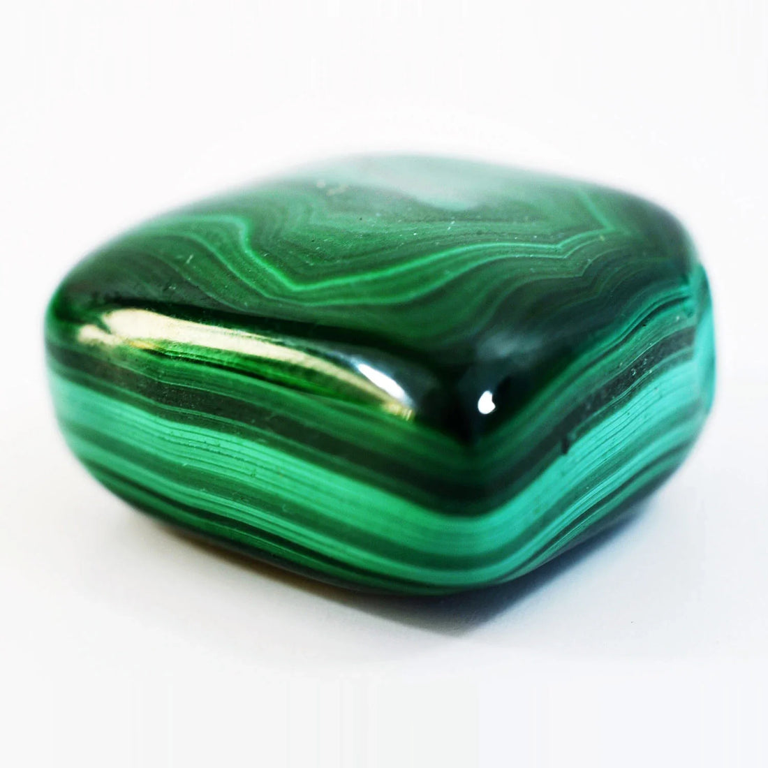 Malachite: proprietà della pietra in Cristalloterapia, gioielli fatto a mano artigianali