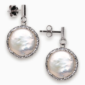 Orecchini-perle-barocche-pastiglia-bianco-naturale-fatto-a-mano-argento-925-indossato_4