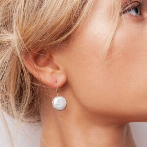 Orecchini-perle-barocche-pastiglia-bianco-naturale-fatto-a-mano-argento-925-rosa-indossato